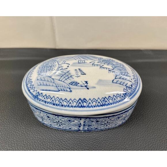 Collection of Blue and White Lidded Dishes Keepsake Boxes - Picture 5 of 12